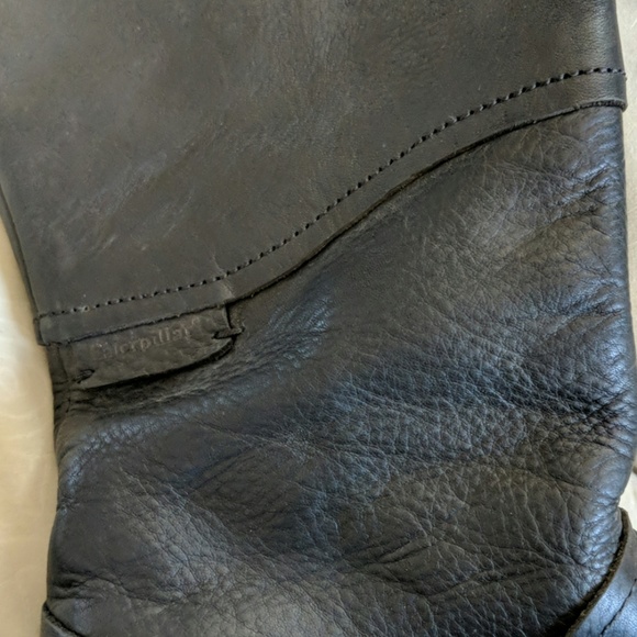 Boots - Picture 5 of 6